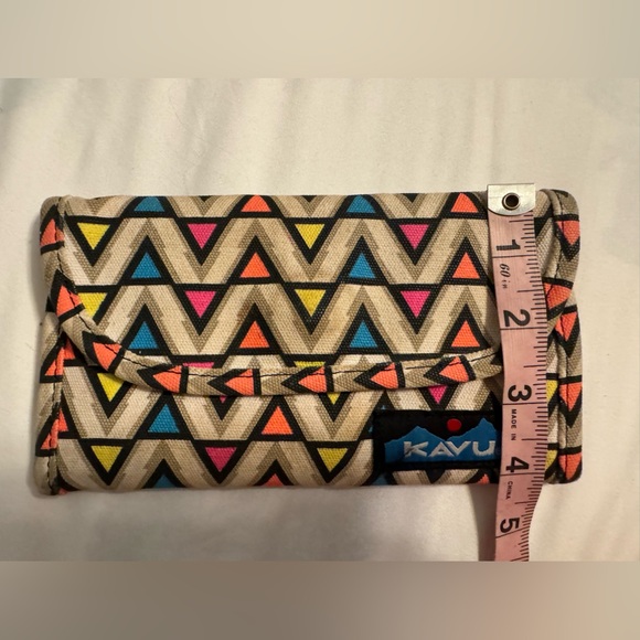 KAVU Women’s Big Spender Multi Colored Wallet - Picture 4 of 7